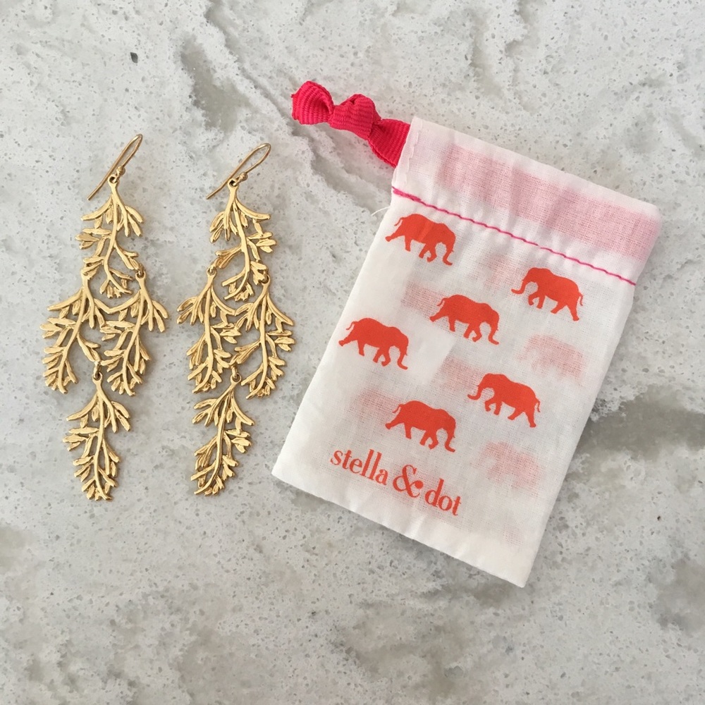 Gorgeous Stella and Dot Leaf Earrings